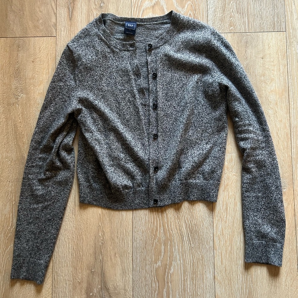 Gap Cardigan - Picture 2 of 5